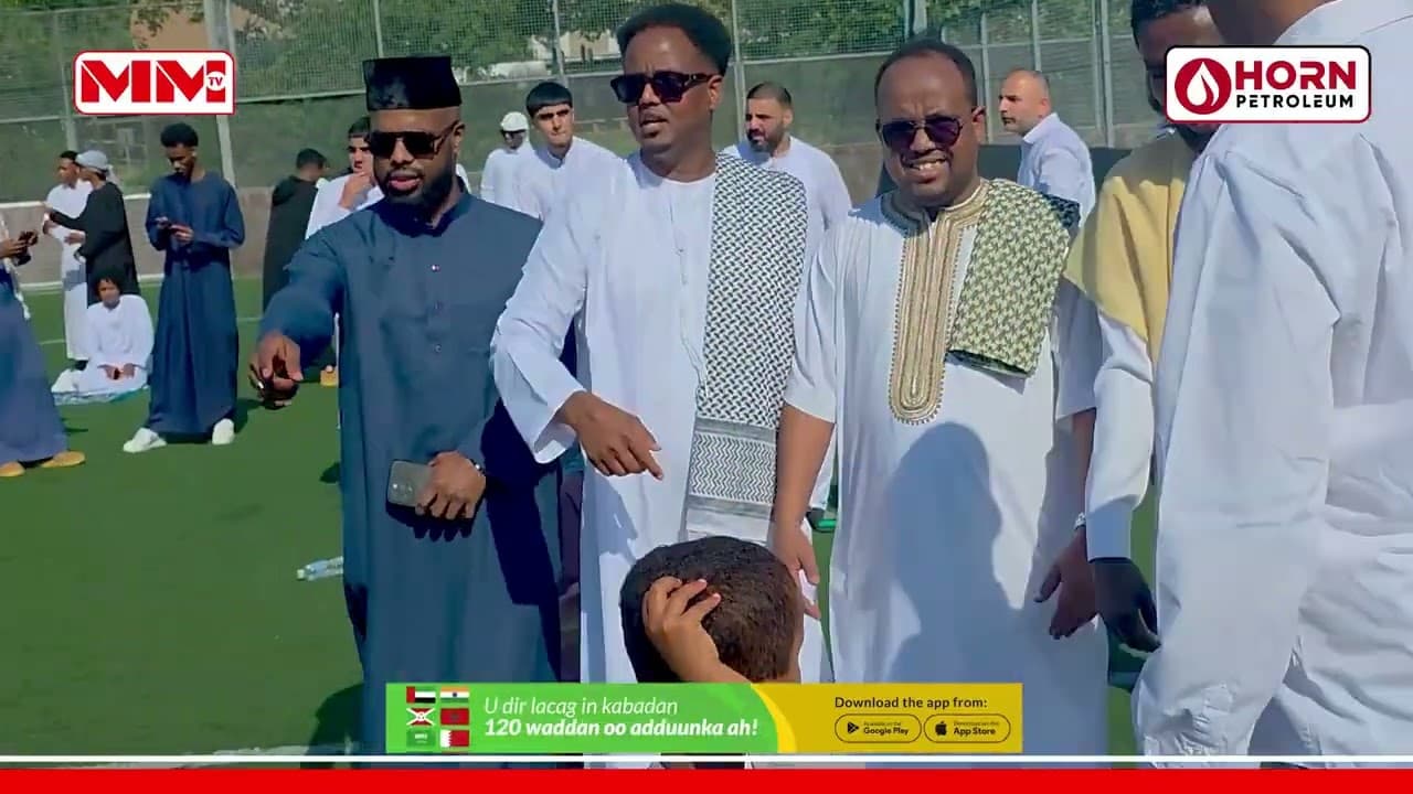 Wasiirka Ganacsiga oo salaadda ciida kala qaybgalay bulshadda reer Somaliland ee Bristol, UK